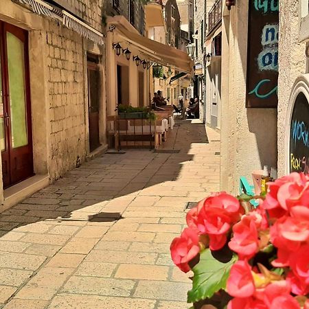 Apartment Tica أوميس المظهر الخارجي الصورة