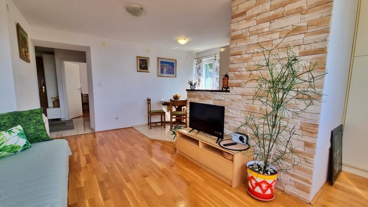Apartment Tica أوميس المظهر الخارجي الصورة